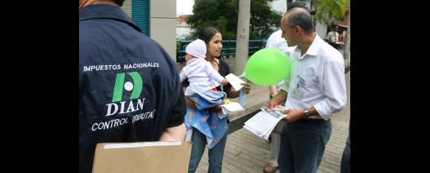 Salen 1.012 empleados de las oficinas de la Dian | Archivo | El despido masivo responde a un problema de presupuesto. Congresistas opinan que esto podría afectar el recaudo en los próximos meses.