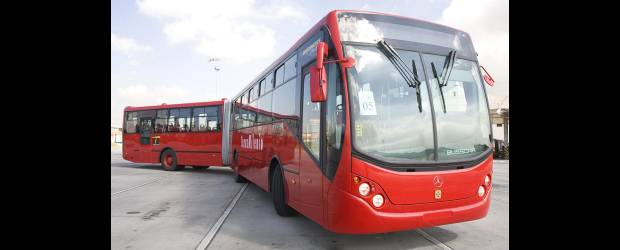 Mercedes ensamblará buses en Colombia | | Ahora, estos buses que en el momento son utilizados por la sistema Transmilenio en Bogotá podrán ser ensamblados en el país cuando Mercedes ponga en marcha su planta, que trabajaría de la mano de un fabricante colombiano.