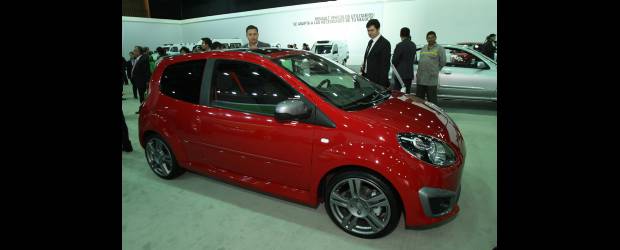 Una oferta que le da gusto a todos | | Todos los gustos se pueden aplacar durante el Salón del Automóvil. Carros para todas las personas, perfiles y precios. Una gama de ofertas para el futuro conductor o el experimentado.