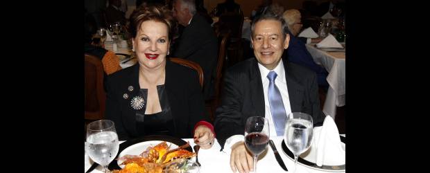 Un libro honra su trabajo | Gloria Cecilia de Noreña y Martín Noreña disfrutaron la cena y las palabras de conmemoración.