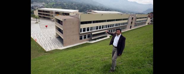 El norte tiene un gigante educativo | Jaime Pérez | Con una inversión de 14.000 millones de pesos, el Área Metropolitana se convirtió en el principal promotor de la Ciudadela educativa de Copacabana. Desde una montaña, la institución le dará sombra educativa al municipio.