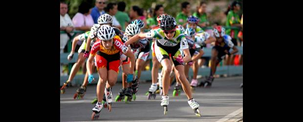 Primer oro de Antioquia llegó de la unión | Cortesía Luis Ramírez, Colpressphoto, Villavicencio | Vanessa Lopera, a la derecha, fue la encargada de rematar la competencia de los relevos en la categoría prejuvenil damas, en el Interligas de Villavicencio.