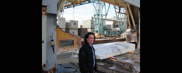 La obra monumental de Vélez es itinerante | Cortesía | El mármol de sus recientes obras fue extraído de la cantera de Miguel Ángel