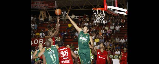 El baloncesto criollo clama una reingeniería | Archivo | Sólo siete equipos intervendrán, desde el próximo 16 de septiembre, en la Copa Invitacional de baloncesto que en 2002 y 2005 no se hizo, y desde el 2006 carece de un patrocinador, mientras que deportes menores como el fútbol de salón y el fútbol sala sorprenden con la vinculación de la empresa privada.
