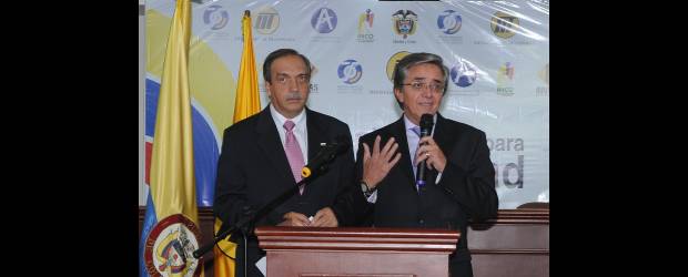 Autopistas aseguran su futuro financiero | Cortesía | El ministro de Transporte, Germán Cardona, y el Gobernador Ramos.