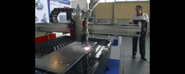 Dos sectores más, al plan de transformación | Archivo | Lograr niveles de producción de 2,3 millones de toneladas y generar más de 112 mil empleos, son parte de las metas de la cadena siderúrgica y metalmecánica, en el plan de negocios del programa de Transformación Productiva.