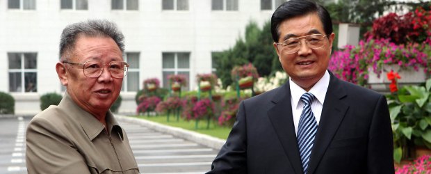 China admitió la visita del líder norcoreano Kim Jong-il | Reuters | China reconoció este lunes la reunión que mantuvo el líder norcoreano (izq.) pasado viernes con el presidente chino Hu Jintao (der.), según informó la agencia oficial Xinhua.