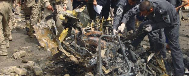 Ola de atentados en Bagdad dejaron más de 56 muertos | Reuters | Los tres atentados que sacudieron este viernes a Bagdad ocurrieron con carro bomba.