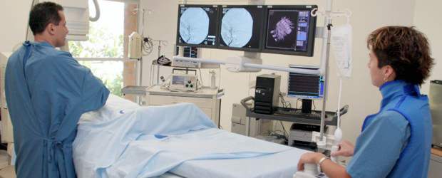 Medellín gana liderazgo en exportación de salud | Archivo | Cerca de 500.000 millones de pesos serán invertidos hasta 2012 en mejoramiento de infraestructura médica y tecnológica en Medellín. Varias clínicas de la ciudad han creado áreas para los procesos de internacionalización.