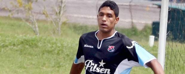 Embajadores, ante el juez rojo | Juan Antonio Sánchez | Hernán Pertuz espera que el Medellín le agrade hoy a los aficionados que lo verán en el Atanasio Girardot.