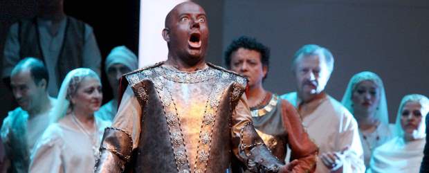 La pasión que derrota a Otello | Manuel Saldarriaga | Basada en la obra de William Shakespeare, con música de Giuseppe Verdi y libreto de Arrigo Boito, Otello se estrenó en el Teatro della Scala de Milán el 5 de febrero de 1887. Es una obra icónica, cargada de dramatismo.