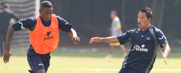 El DIM le duele a la afición | Archivo | El liderazgo de John Javier Choronta Restrepo no bastó para que el Medellín avanzara a las semifinales de la Liga Postobón II. La mayor falencia se presentó en el ataque, donde nunca apareció un goleador de estirpe.