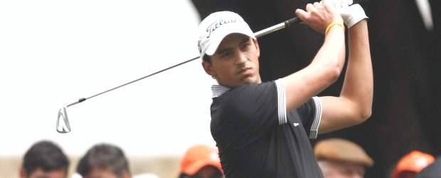 Vanegas se mantiene arriba en el Masters | Archivo | Aunque algunos golfistas no pudieron terminar su ronda por el mal tiempo, el antioqueño David Vanegas pretende despedirse del circuito colombiano con una victoria. Comparte el liderato del Masters Profesional en Cali.