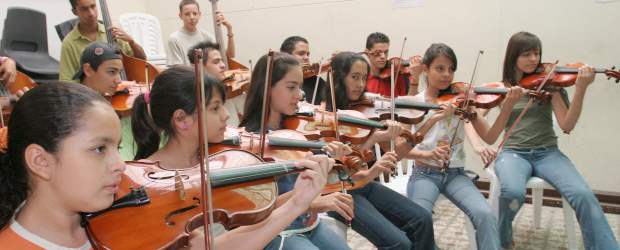 Los jóvenes músicos de Medellín son profes de arte |