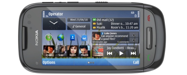 Nokia presentó tres nuevos teléfonos inteligentes | Reuters | Los nuevos modelos C7 vienen con grandes pantallas táctiles y la última versión del software Symbian.