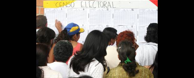 Ahora sí, inició carrera presidencial | Archivo | En estos tres meses de esta contienda electoral por la Presidencia de la República, los candidatos a suceder Álvaro Uribe tienen el reto de presentar sus programas de gobierno para que el país decida cuál es el que más le conviene.