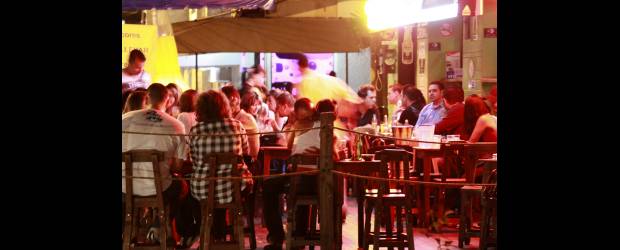 Locales nocturnos se certifican para rumba segura | David Sánchez | Un 80 por ciento de los establecimientos nocturnos visitados hasta el momento para conseguir la certificación de calidad, muestran buenas condiciones, de acuerdo con las normas exigidas para la Rumba Segura.