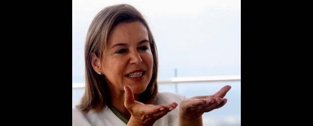 Noemí Sanín siente apoyo, pero también piedras | Julio César Herrera | Las últimas encuestas ubican a la candidata presidencial Noemí Sanín en un tercer lugar, sin embargo ella está convencida de que llegará a la segunda vuelta. Para Noemí continuar con las políticas del actual gobierno es prioridad.