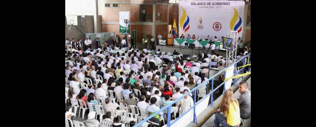 Las cifras respaldan ocho años de gestión educativa | Juan Fernando Cano | La primera rendición de cuentas, de las once que adelantará el Gobierno, se realizó en la institución Federico Ozanam.