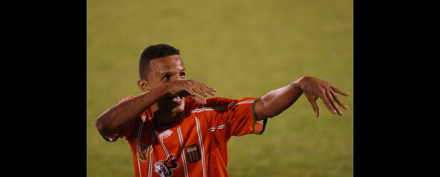 Serna regresaría al Envigado | Archivo | El delantero antioqueño Jorge Horacio Serna está muy cerca de asegurar su regreso al Envigado, conjunto en el que estuvo entre 2008 y 2009.