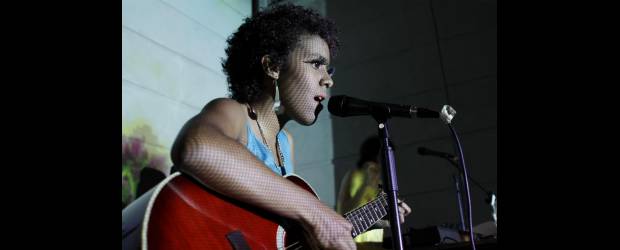 Fotos David Sánchez | Dubbel es un dúo conformado por las paisas Alejandra y Carolina, "un par de amigas que comparten un montón de gustos musicales y el gusto por la experimentación", como bien lo explican en su página de MySpace.