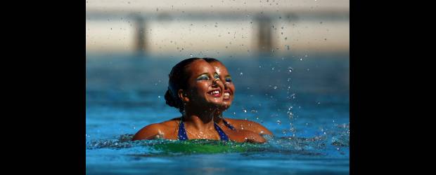 Colombia cayó al tercero y pelea con dos rivales | Ricardo Arduengo, Ap-mayagüez, Puerto Rico | El dúo colombiano conformado por Mónica Arango y Jennifer Cerquera logró el segundo lugar en el podio en nado sincronizado. La prueba fue ganada por las mexicanas, algo que se repitió mucho en la jornada del lunes en Puerto Rico.