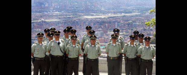 Policía: 119 años de servicio y entrega | Róbinson Sáenz | En su cumpleaños número 119 la Policía se ha transformado en su estructura y sus procedimiento, hoy es una institución respetuosa de los derechos humanos y ha sabido ganarse la confianza de la comunidad. Al igual que ha tenido aflicciones, percances y ha sufrido los más duros embates del terrorismo por parte del narcotráfico, la guerrilla y demás grupos delincuenciales.