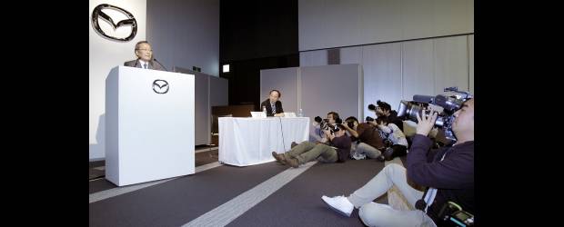 Ford ya no manda en Mazda | | Takashi Yamanouchi, presidente de Mazda anunció la operación con la cual Ford deja de ser el máximo accionista de la japonesa.