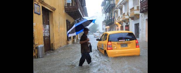Se extiende alerta roja invernal | Colprensa, Cartagena | Tras un fuerte aguacero que cayó ayer en Cartagena, las autoridades reportaron emergencias en la zona industrial y en el centro histórico.