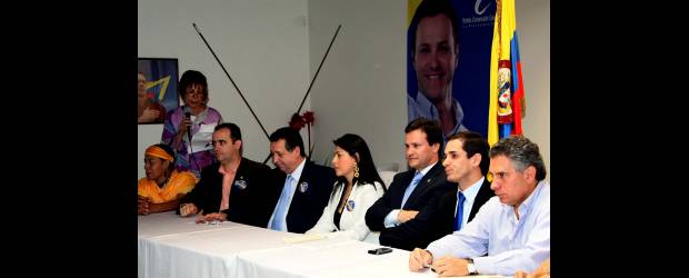 Como conservador, Cuervo le apuesta a la Gobernación | Jaime Pérez | De izquierda a derecha aparecen César Eugenio Martínez, Óscar Darío Pérez, Paula Guarín, Carlos Ignacio Cuervo, Sebastián Moreno y Roberto Hoyos, durante el anuncio de cambio de partido y aspiración de Cuervo.