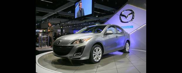 El Mazda 3 es un carro seguro | | El carro se basa en la filosofía que Mazda denominó Zoom-Zoom, caracterizada por la emoción al manejo, la fluidez en las formas del vehículo y sus buenas prestaciones dinámicas.