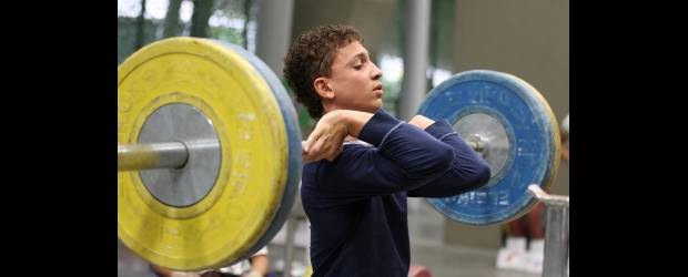 Dos paisas suben a la tarima del Mundial | Juan Antonio Sánchez | El antioqueño Alejandro Posada sería uno de los primeros en competir. Su prueba, la de los 56 kilos, será a las 7:00 p.m. de Colombia.