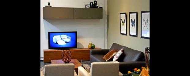 El TV tiene muebles para escoger | El mueble para el televisor, además de cumplir su función primordial, también puede realizar funciones como mesa y espacio para accesorios decorativos. Sin embargo, según los expertos, el televisor está cambiando de lugar en la casa, saliendo de salas