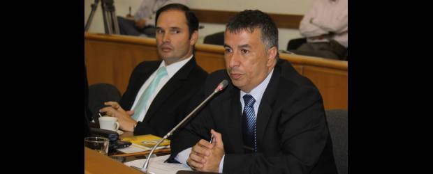 El Atanasio no tendrá más mallas: Inder | Hernán Vanegas | Francisco Gutiérrez, gerente del Inder, respondió inquietudes de concejales sobre la celebración del Mundial Sub20. Lo acompaña Víctor Marulanda.