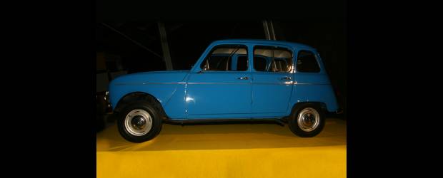Hace 50 años nació un ícono: el R4 | Este fue el primer Renault 4, de los ensamblados por Sofasa, que se vendió en Colombia. Fue vendido por el concesionario Agenciauto, y luego de rodar por varios años, el concesionario lo volvió a adquirir a su dueño