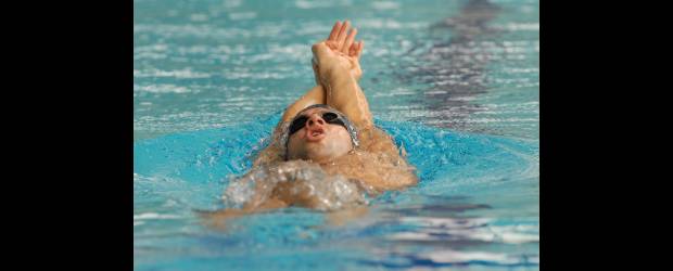 Los tritones toman aire hacia Londres | Colprensa | El nadador colombiano Omar Andrés Pinzón lleva dos medallas de oro y una de bronce en las paradas de la Copa del Mundo de piscina corta de la Fina.