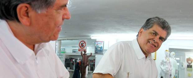 Jorge Iván busca unir los peluqueros | Donaldo Zuluaga | Jorge Iván fue uno de los dos primeros peluqueros de habla hispana en hacer parte del Art Fashion Group (AFG) y recibir el premio en el Congreso de Maestros en 1994.
