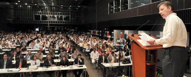 Santos, por reelección de alcaldes | Cortesía Presidencia | En Cali se encuentran reunidos 800 alcaldes del país para discutir temas como gobernabilidad, descentralización, sostenibilidad y órganos de control.