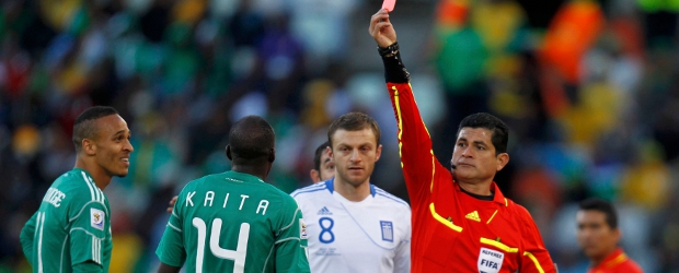 Óscar Julián Ruiz fue elegido como el segundo mejor árbitro de la década | Archivo | Óscar Julián Ruiz participó en el Mundial de Sudáfrica de 2010.