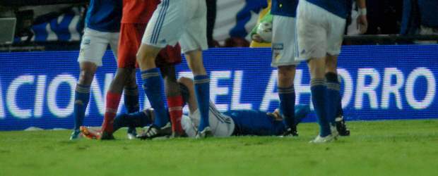 José Luis Tancredi sufrió fractura de tibia y peroné en el partido de Millos y América | Colprensa | José Luis Tancredi recibió la falta del jugador del América Andrés Cadavid.