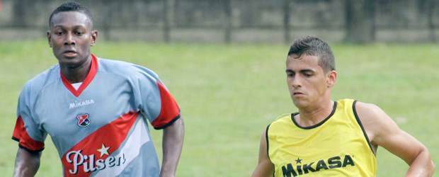 DIM, para dejar el chat y el sofá | Manuel Saldarriaga | César Quintero sería una de las cartas que quiere Édgar Carvajal para el 2011. Viene de Hungría, pero aún debe arreglar el contrato con su club en Europa.