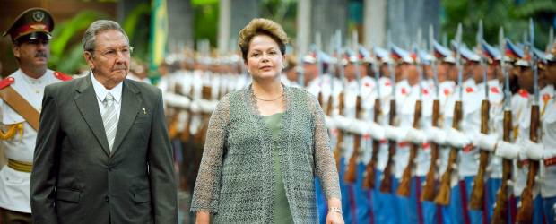 Rousseff se comprometió con el desarrollo económico de Cuba | Reuters