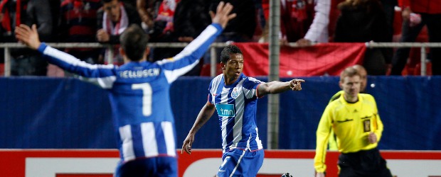 Sevilla buscará el milagro ante el Oporto | Reuters | El volante colombiano Fredy Guarín celebra el tanto de la victoria del Oporto ante el Sevilla en el juego de ida.