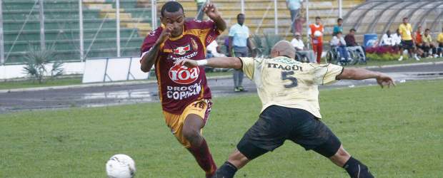 Santoya viene a sumar en el DIM | Archivo | El cartagenero Danny Santoya, de pasos con buen rendimiento en cancha y dudoso por fuera, será el nuevo jugador de Medellín, si pasa los exámenes.