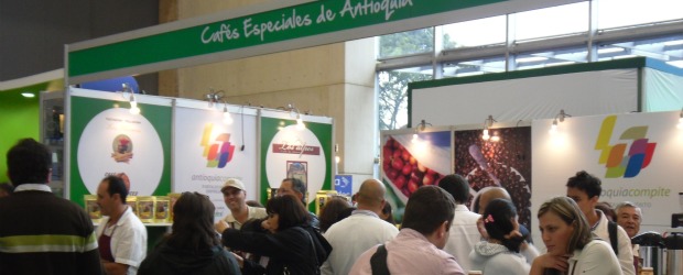 Fabio lo siembra y Michael lo prepara | Cortesía | Antioquia también hizo presencia en la Feria de Cafés Especiales de la Federación Nacional de Cafeteros. La región mostró la variedad, la calidad y el sabor del grano que se produce en esta zona.