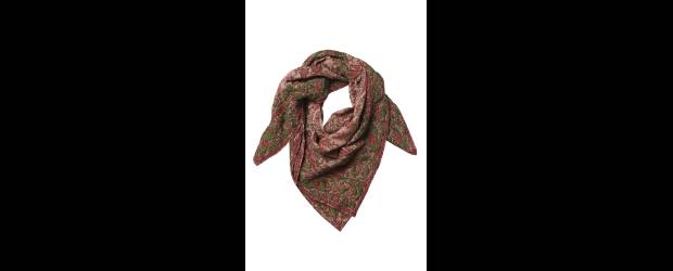 Los trapos mandan en el atuendo de hoy | Cortesía Stradivarius y Massimo Dutti | Lo mejor de los fulares (que viene del francés foulard) es que van bien con casi todos los looks que llevemos. Con jeans y camiseta nos dan un aire chic.