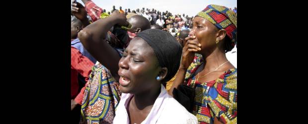 Activistas de d.h. piden justicia tras matanza en Nigeria | Jon Gambrell, Ap -dogo Nahwa, Nigeria | Cientos de personas lloran a sus familiares luego de la violencia religiosa del pasado fin de semana, que dejó entre las víctimas a mujeres y niños.