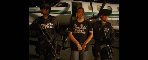 "Kener", recluido en cárcel de Palmira | Policía Nacional | Daniel Alejandro Serna fue recluido en la cárcel de máxima seguridad de Palmira, tras pasar una noche bajo custodia de la Policía en Bogotá.