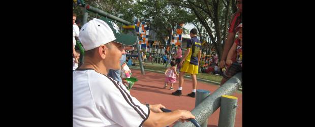 El fútbol sala, la nueva alegría de Bello | Alejandro millán | Gente, eso fue lo que hubo ayer en los alrededores del coliseo Tulio Ospina para conseguir una boleta para ingresar y disfrutar del fútbol sala, el deporte que se disputa en ese lugar, en el contexto de los Juegos Suramericanos. Otra he