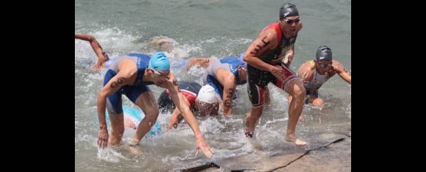 El triatlón no tiene paquete chileno | Manuel Saldarriaga-Guatapé | Desde la llegada de la natación ayer en el triatlón se formó un lote de ocho hombres que se mantuvo hasta el final de la competencia cumplida en el Oriente.